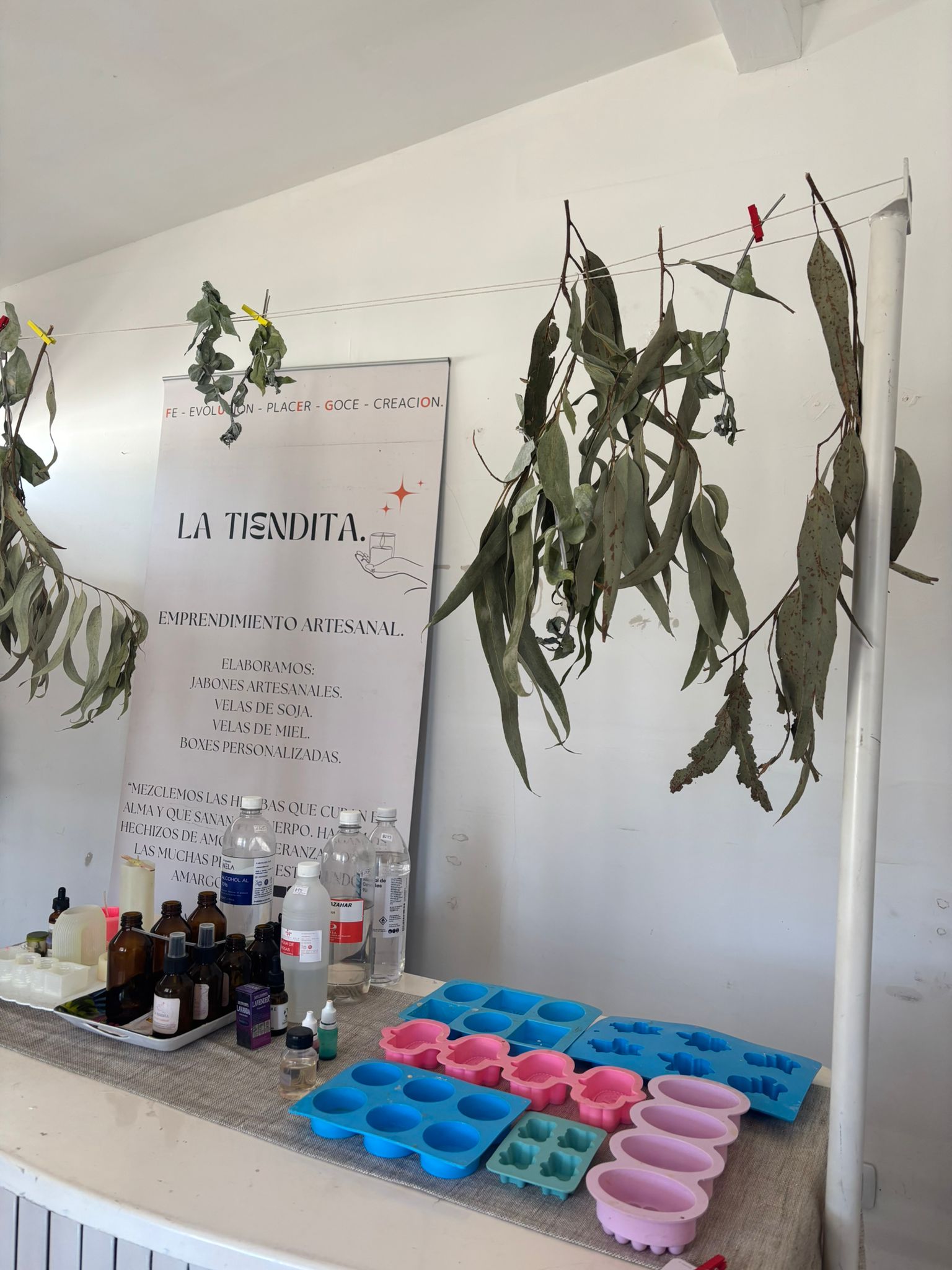 El taller — moldes e ingredientes de trabajo